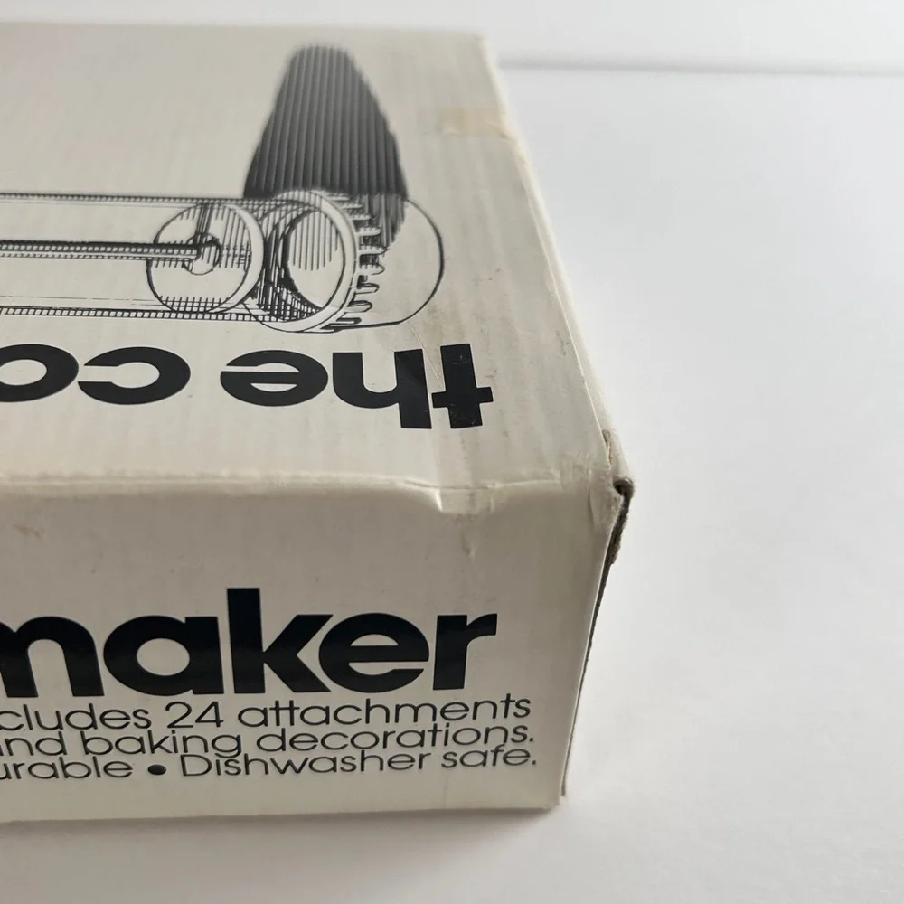 Cookie Press Knobler The Cookie Maker with Discs and Recipes in box Xmas Cookies